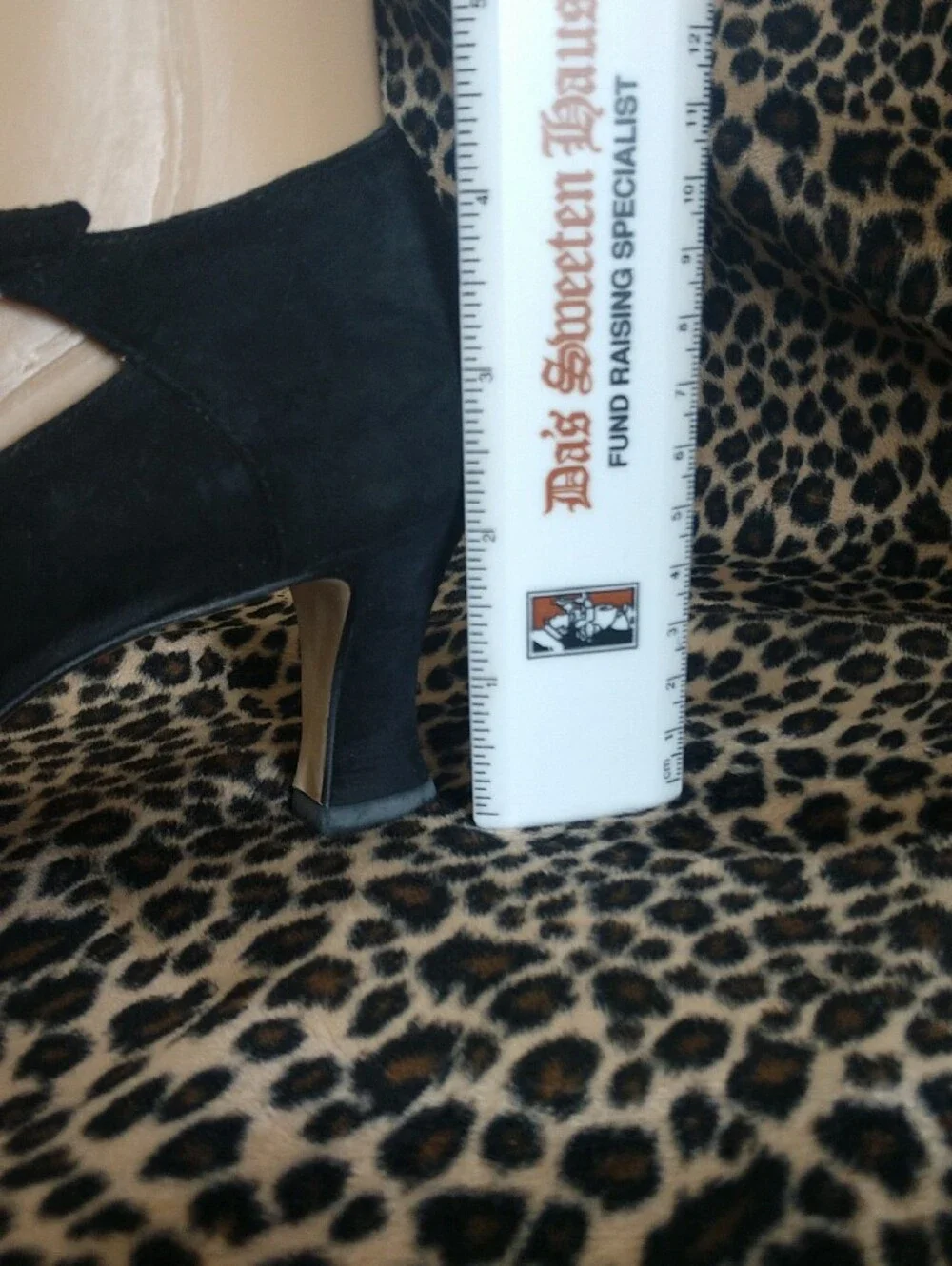 Women's Black Suede T-Strap Mid Heel Pumps